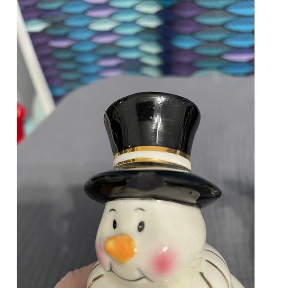 Holly Holiday Snowman Couple Salt & Pepper Shakers - Picture 5 of 7